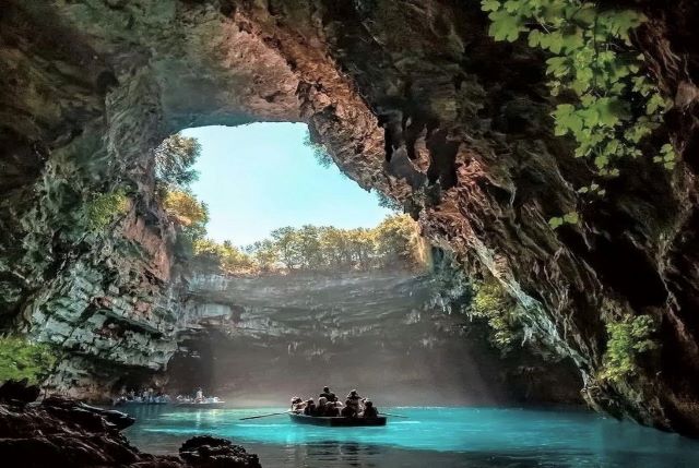 melissani-lake-1.jpg